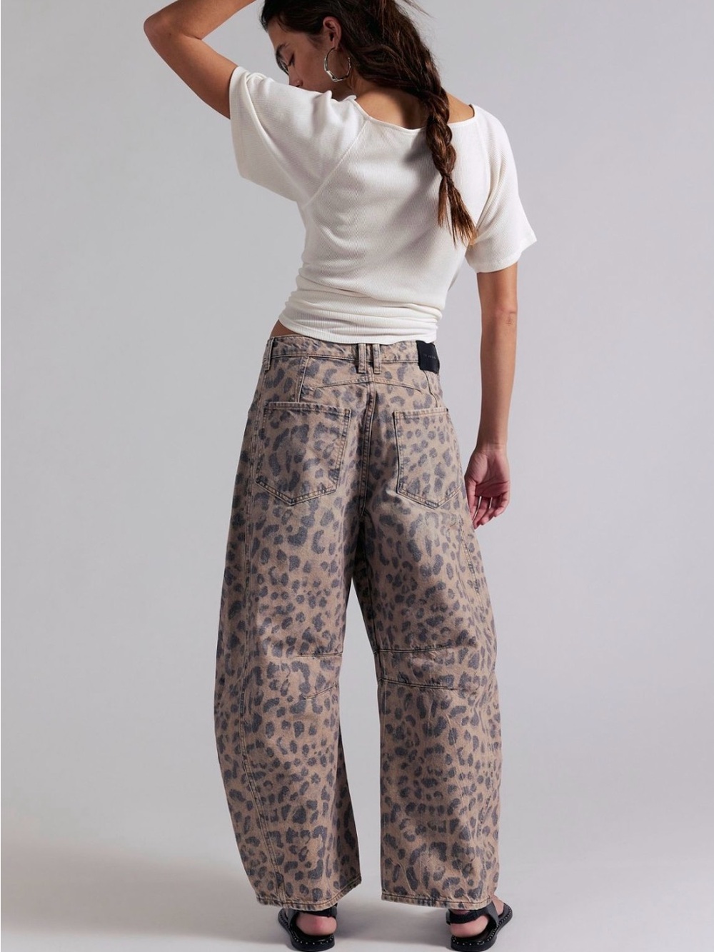 We The Free Good Luck Printed
Barrel Jeans Free People, leopard nwt, sz 26 reg - Picture 2 of 7